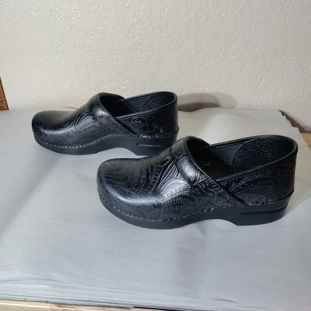 Dansko Professional Clogs Black Tooled Leather Embossed Nursing Shoes 40 US 10